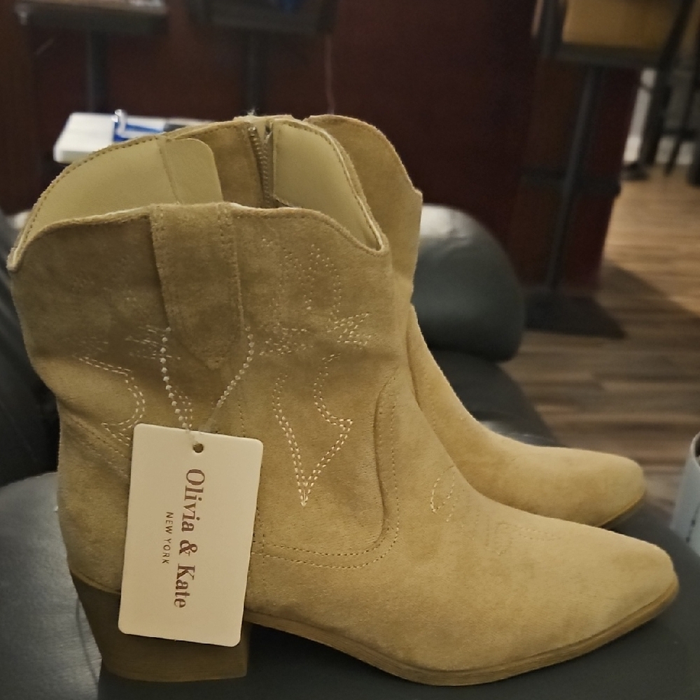 Tan Suede Ankle Boots with Cowboy Style and Slouchy Shaft